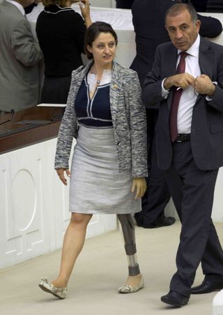 Las diputadas turcas ya pueden llevar pantalón