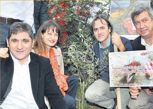CHP’DEN ZEYTİN FİDANLI PROTESTO